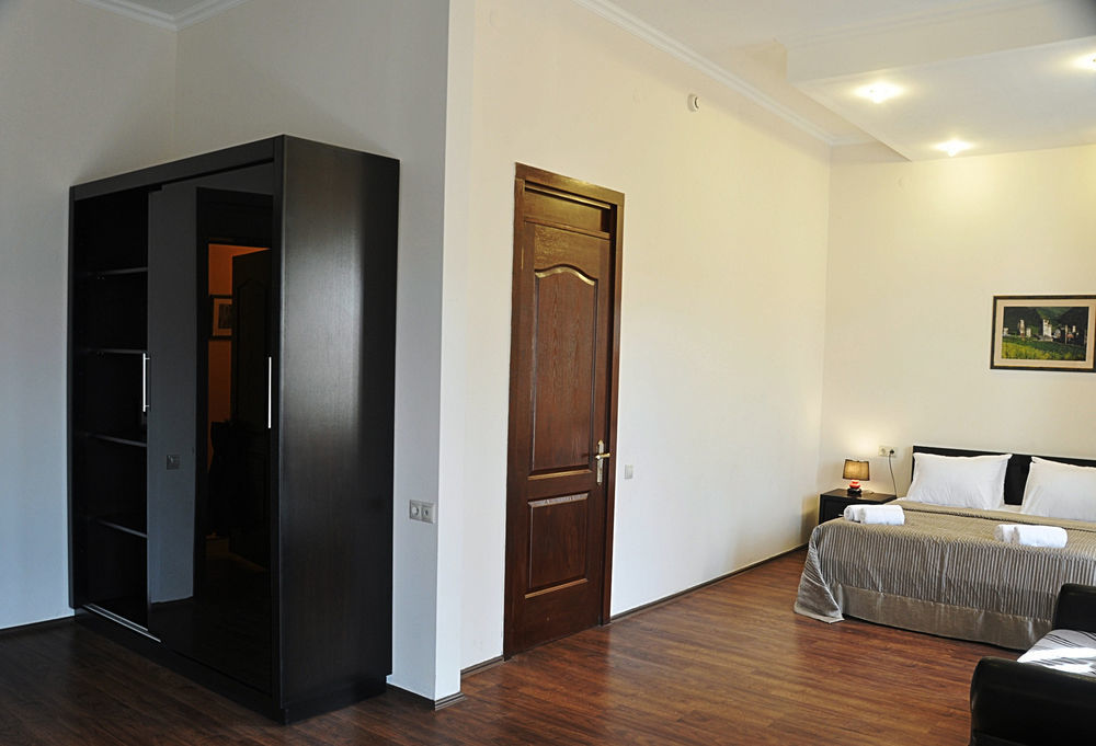 Gold Star Hotel Tbilisi ภายนอก รูปภาพ
