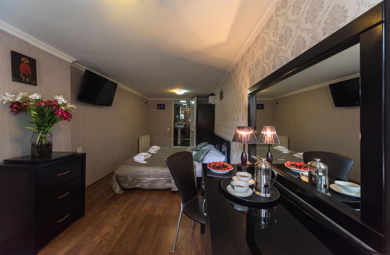 Gold Star Hotel Tbilisi ภายนอก รูปภาพ