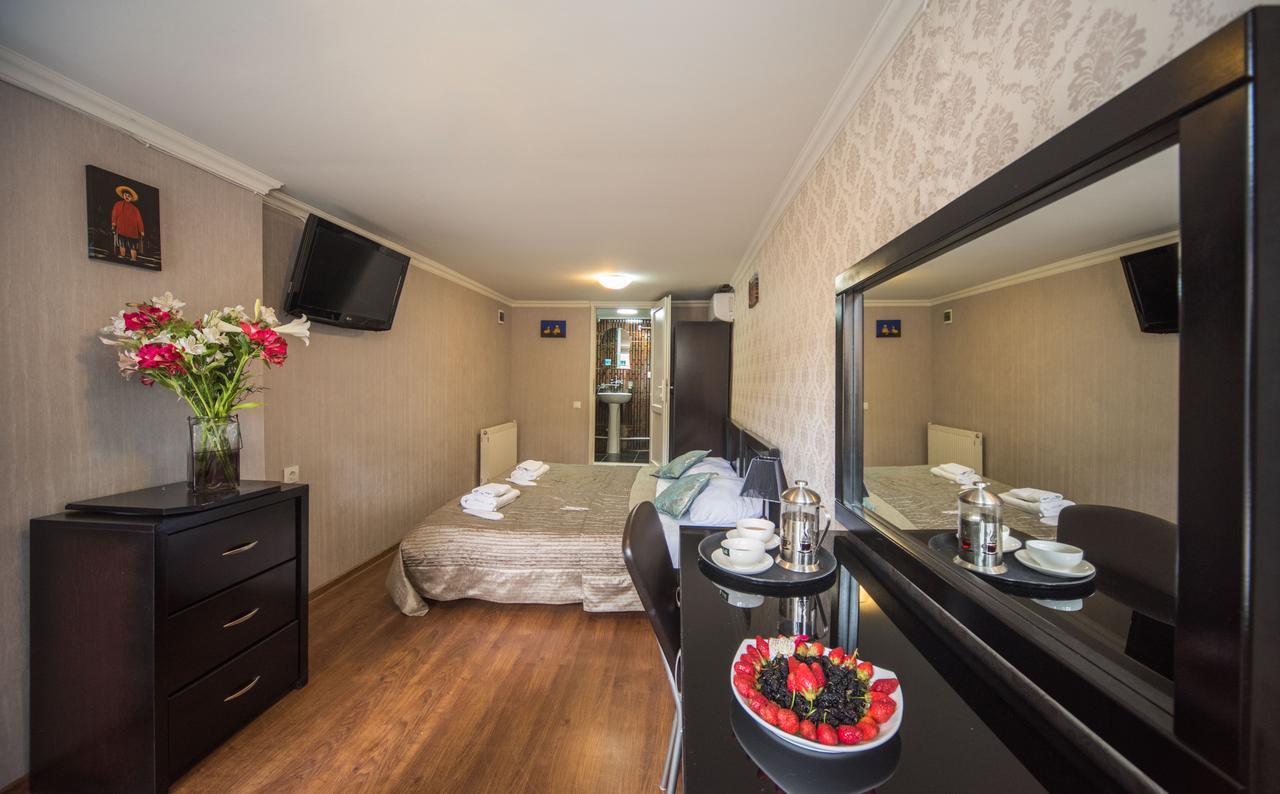 Gold Star Hotel Tbilisi ภายนอก รูปภาพ
